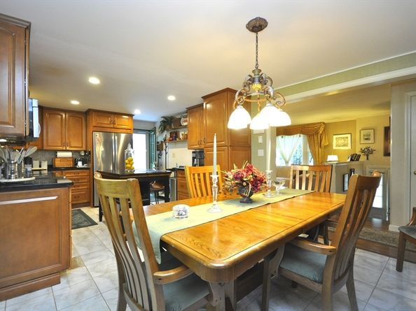 125 Walnut St, Bridgewater MA 02324