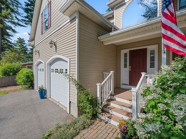 17 Rock Ave, Hudson MA 01749