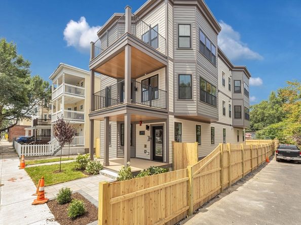 3915 Washington Street, Boston MA 02131