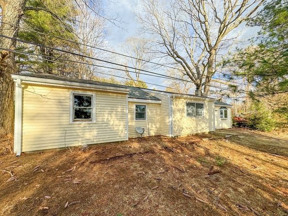 16 School House Cross Rd, Brookfield MA 01506