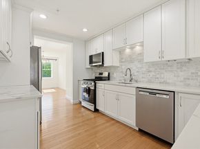 60 Lenox St 12, Norwood MA 02062