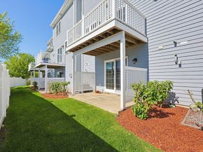 60 Lenox St 12, Norwood MA 02062
