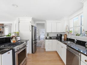 14 Stockbridge St, Cohasset MA 02025