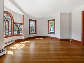 10 Oak Bluff St, Medford MA 02155