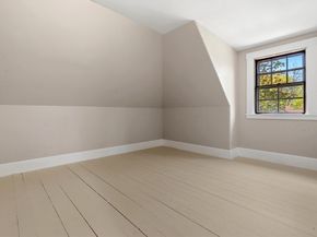 10 Oak Bluff St, Medford MA 02155