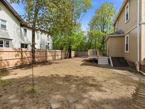 10 Oak Bluff St, Medford MA 02155