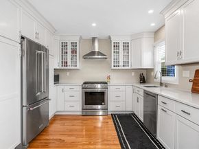 389 Marbleridge Rd, North Andover MA 01845