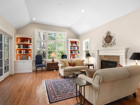 12 Fillmore Place 12, Weston MA 02493