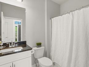 8 Jackson Dr 8, Upton MA 01568