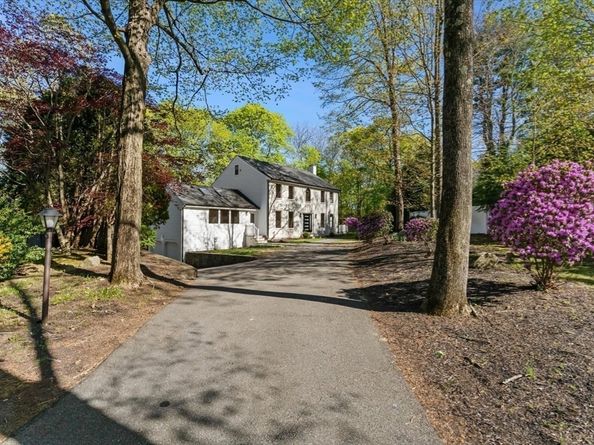 7 Garden Rd, Wellesley MA 02481