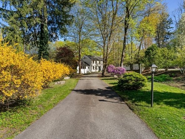 7 Garden Rd, Wellesley MA 02481