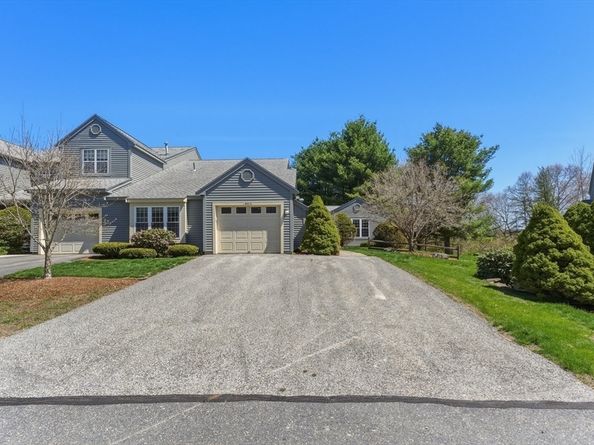 402 Ridgefield Cir D, Clinton MA 01510