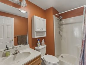 402 Ridgefield Cir D, Clinton MA 01510