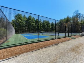 402 Ridgefield Cir D, Clinton MA 01510
