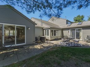 402 Ridgefield Cir D, Clinton MA 01510