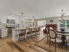 402 Ridgefield Cir D, Clinton MA 01510