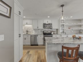 402 Ridgefield Cir D, Clinton MA 01510