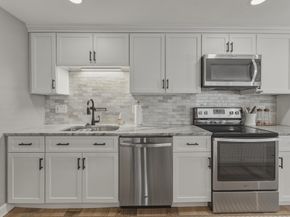 402 Ridgefield Cir D, Clinton MA 01510
