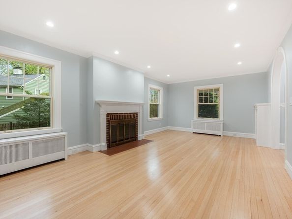 320 Quinobequin Rd, Newton MA 02468