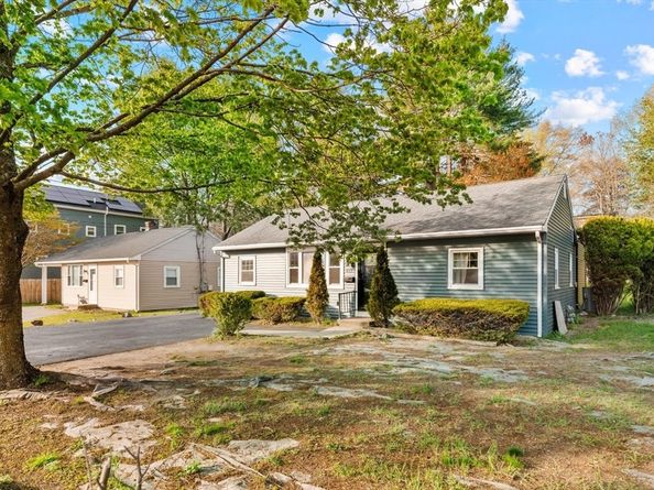 423 Bedford St, Lexington MA 02420