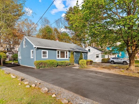 423 Bedford St, Lexington MA 02420
