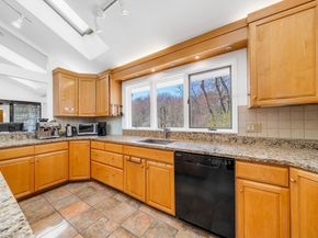14 October Ln, Weston MA 02493