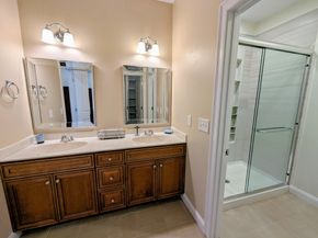 117 Rogerson Xing 117, Uxbridge MA 01569