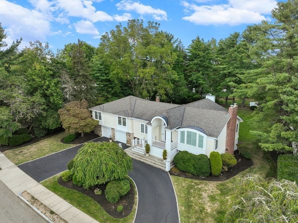 11 Mosley Road, Newton MA 02459