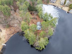 99 Lakeshore Dr, Spencer MA 01562