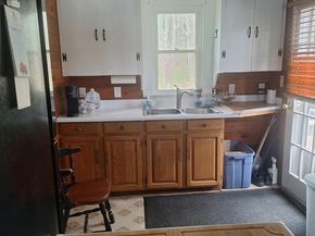 99 Lakeshore Dr, Spencer MA 01562