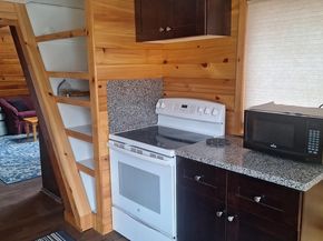 99 Lakeshore Dr, Spencer MA 01562