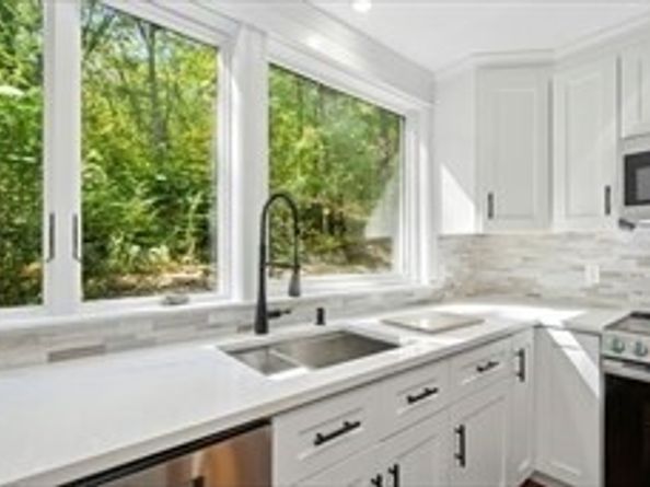 184 Old Bolton Rd, Stow MA 01775