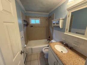 43 Manor Rd, Shrewsbury MA 01545