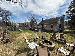 43 Manor Rd, Shrewsbury MA 01545