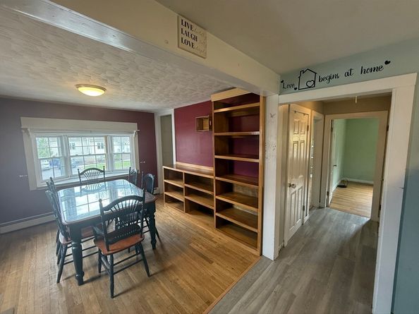 43 Manor Rd, Shrewsbury MA 01545