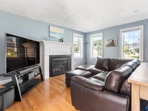 19 Teresa Dr, Holden MA 01520