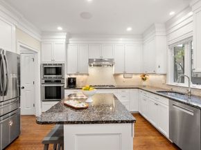 221 Freeman St 221, Brookline MA 02446