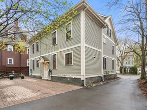 221 Freeman St 221, Brookline MA 02446