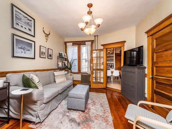 49 Revere St 4, Boston MA 02114