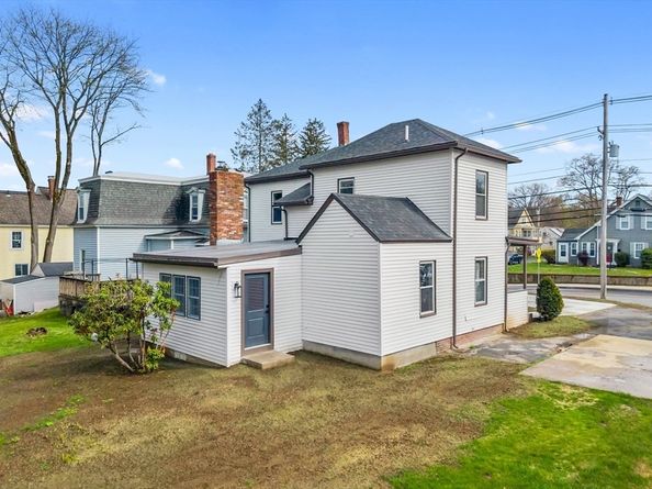 388 Water St, Clinton MA 01510