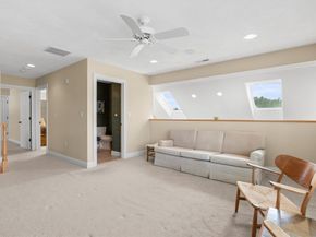 8 Ridgeway Cir 8, West Newbury MA 01985