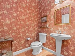 8 Ridgeway Cir 8, West Newbury MA 01985