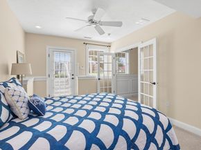 8 Ridgeway Cir 8, West Newbury MA 01985