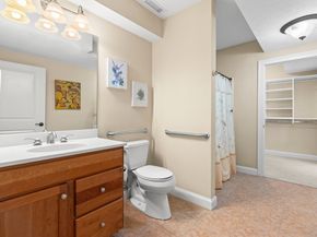 8 Ridgeway Cir 8, West Newbury MA 01985