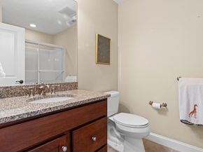8 Ridgeway Cir 8, West Newbury MA 01985