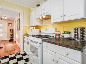 9 Dudley, Leominster MA 01453