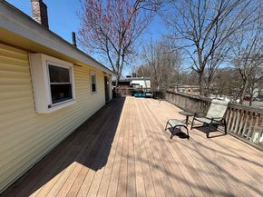 148 Pond St, Leominster MA 01453