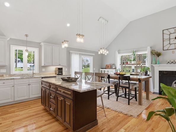 19 Progress Ave, Dudley MA 01571