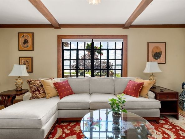 63 Crabtree Rd, Quincy MA 02171