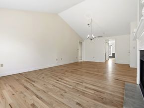 25 Essex Green Ln C, Peabody MA 01960